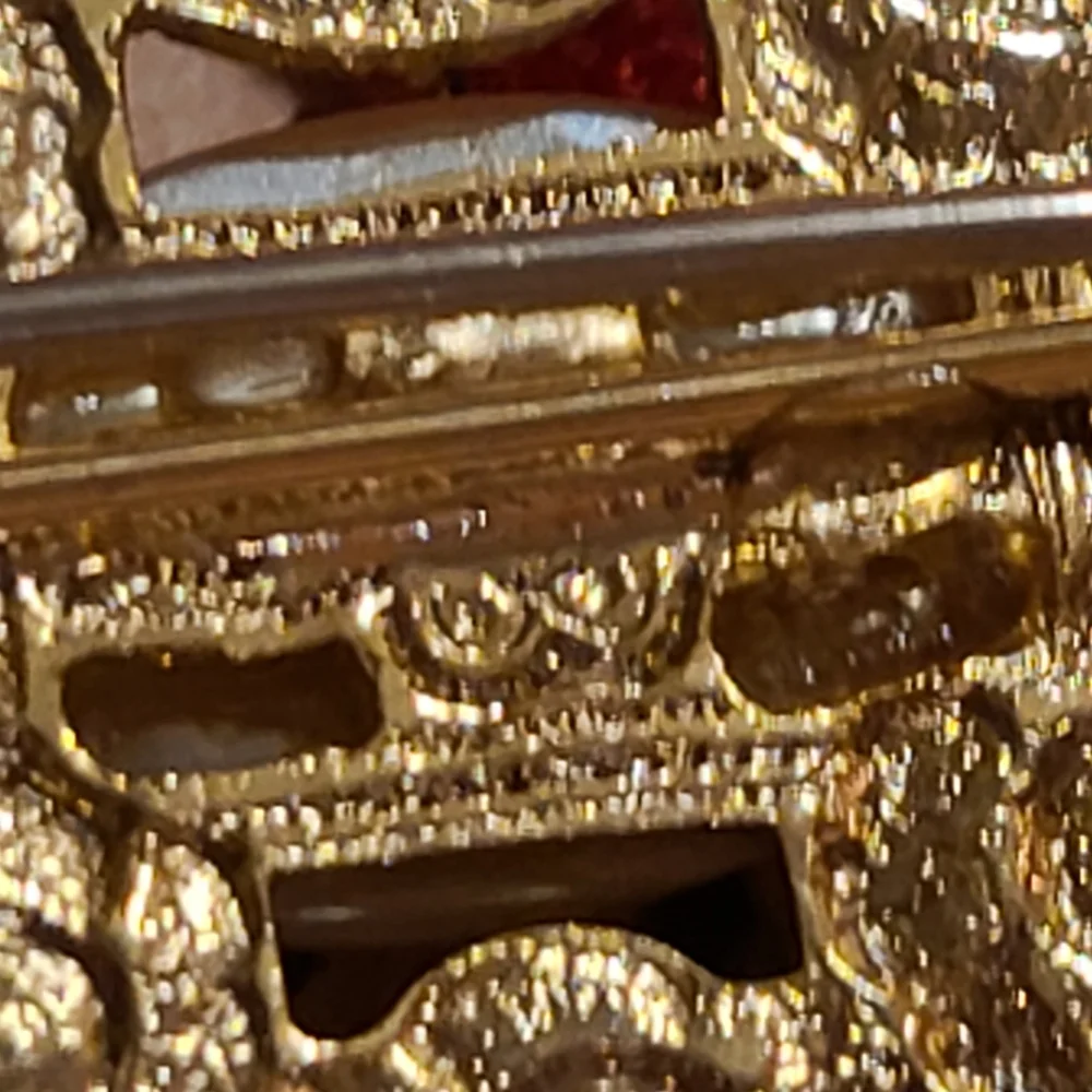 Unique Vintage Gold and Cream Brooch